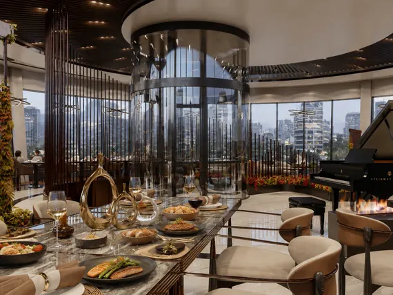 Dining tables at the window line
